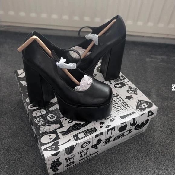 Shoes - Elegant Black Platform Mary Jane Shoes